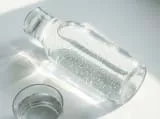 Кислородная вода: польза, мифы и кому она действительно нужна